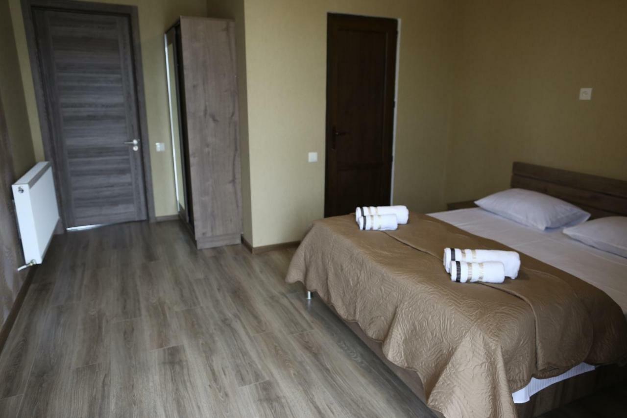 Ia'S Guest House Stepantsminda Exterior photo